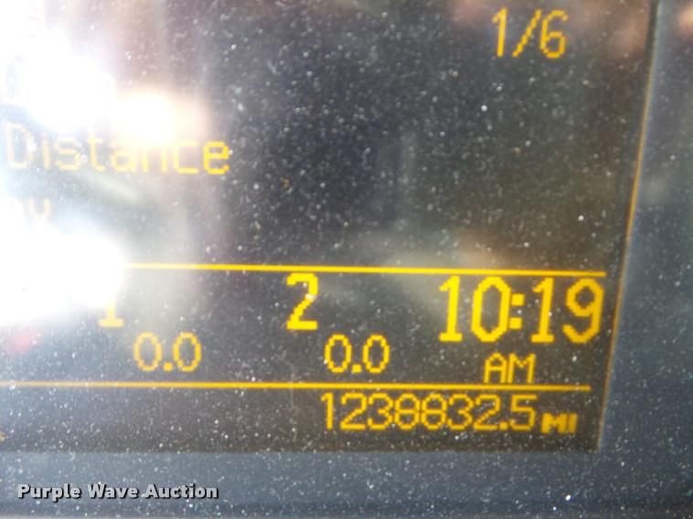 image for item L4451 2006 Volvo VNL semi truck