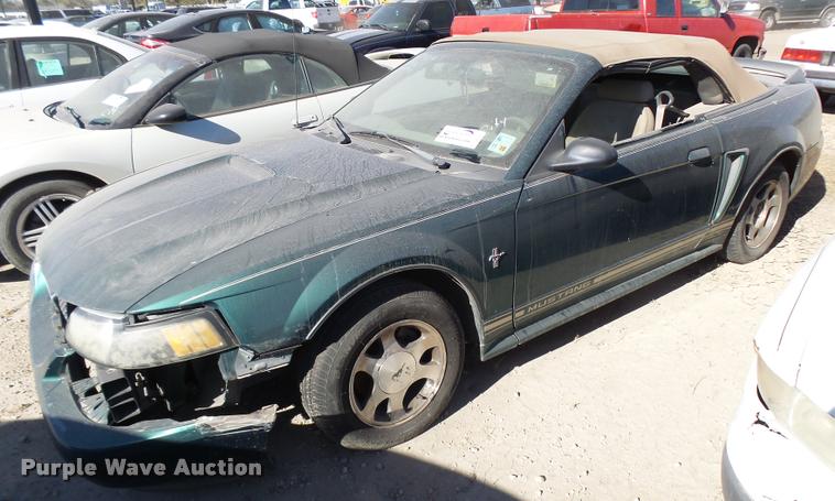 image for item DA2059 2000 Ford Mustang convertible