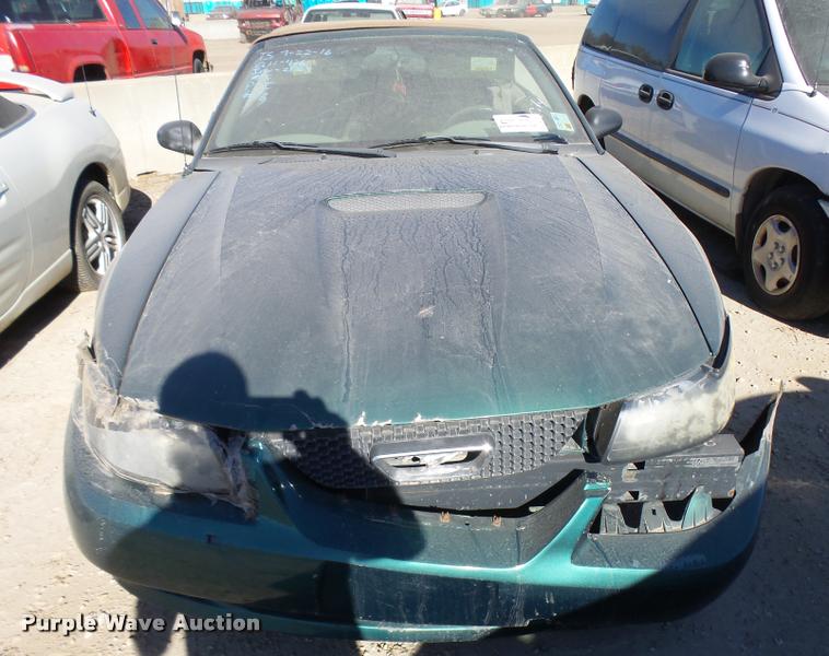 image for item DA2059 2000 Ford Mustang convertible