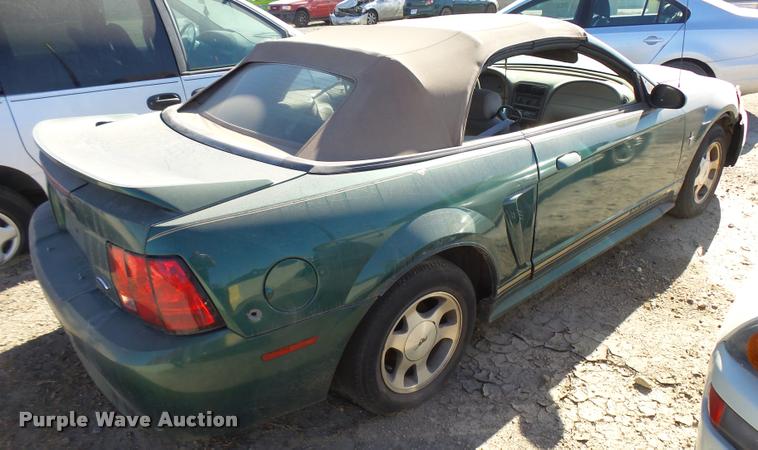 image for item DA2059 2000 Ford Mustang convertible