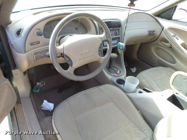 image for item DA2059 2000 Ford Mustang convertible