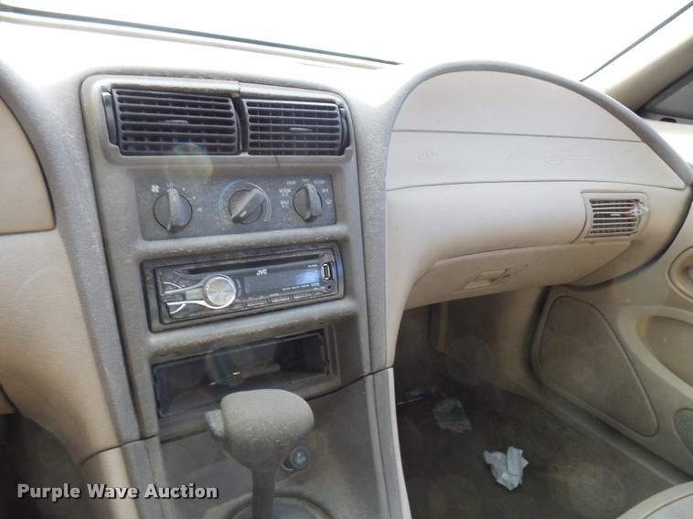 image for item DA2059 2000 Ford Mustang convertible