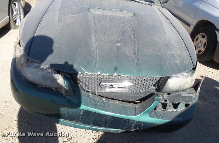 image for item DA2059 2000 Ford Mustang convertible