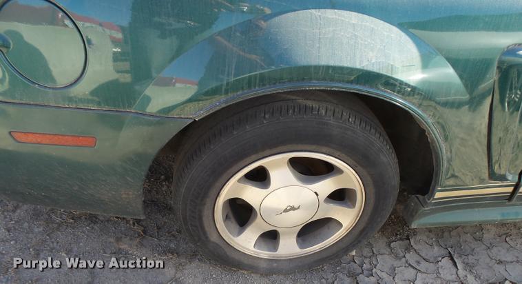 image for item DA2059 2000 Ford Mustang convertible