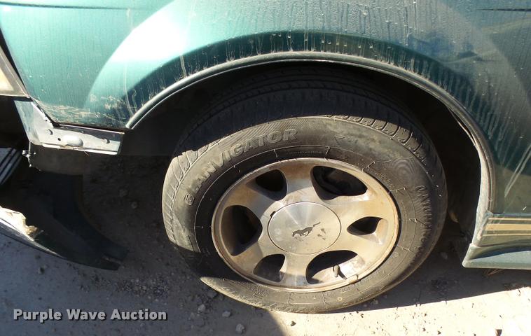 image for item DA2059 2000 Ford Mustang convertible