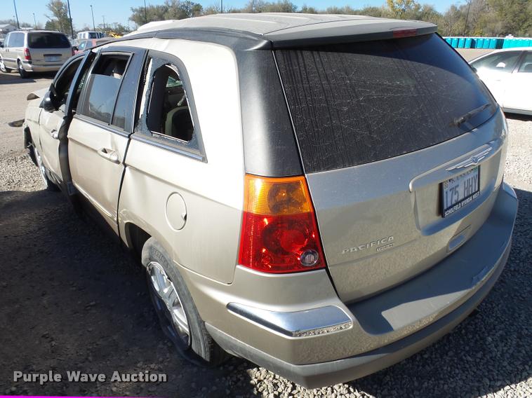 image for item DA2065 2005 Chrysler Pacifica SUV