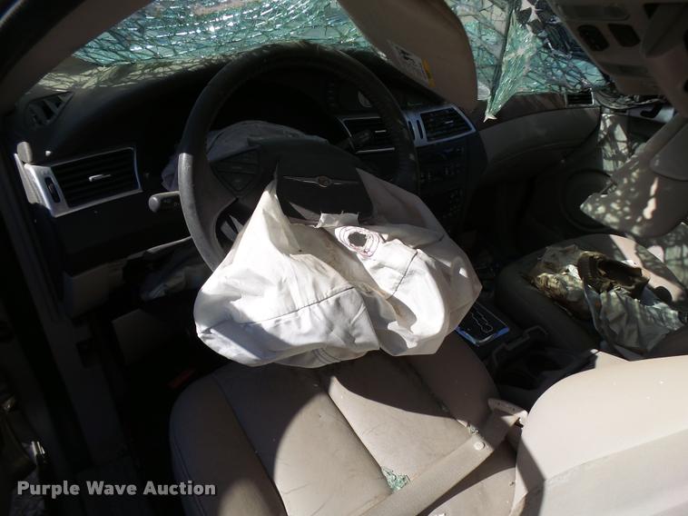 image for item DA2065 2005 Chrysler Pacifica SUV