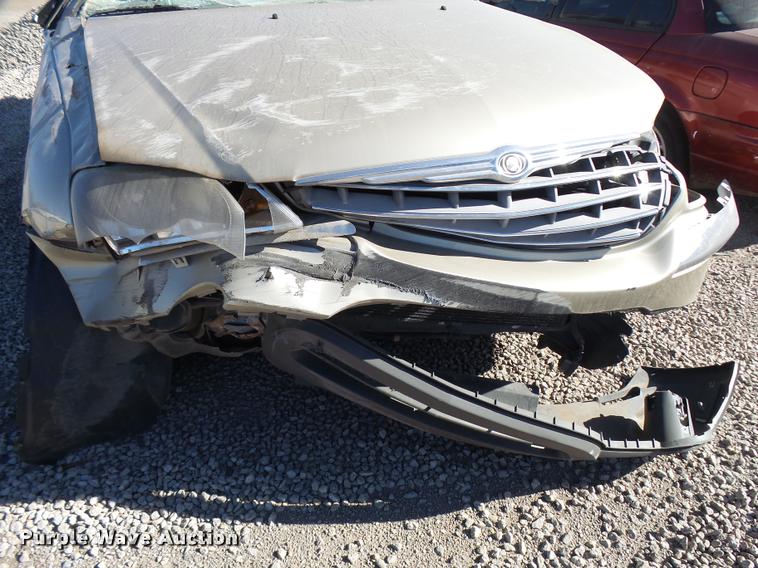 image for item DA2065 2005 Chrysler Pacifica SUV