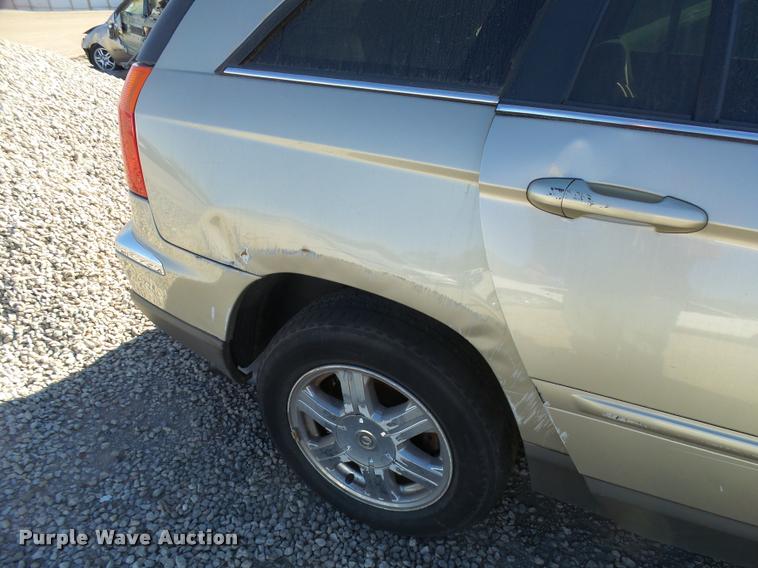 image for item DA2065 2005 Chrysler Pacifica SUV