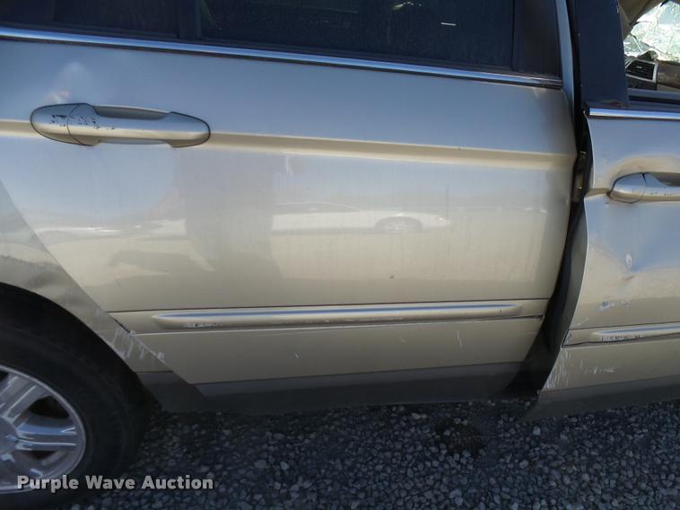 image for item DA2065 2005 Chrysler Pacifica SUV