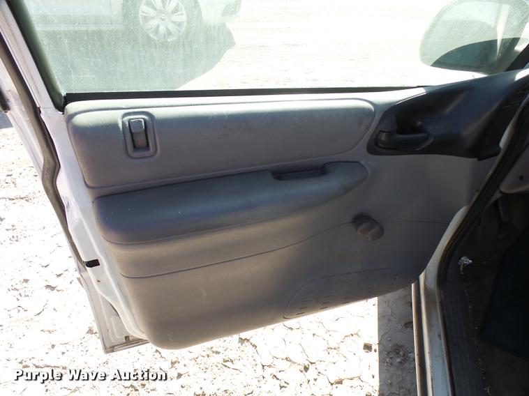 image for item DA2066 1999 Dodge Caravan van