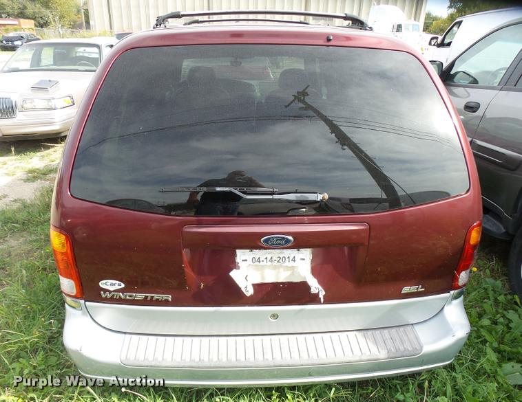 image for item L3313 1999 Ford Windstar van