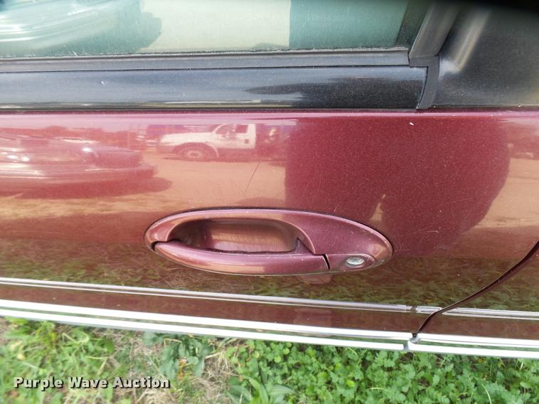 image for item L3313 1999 Ford Windstar van