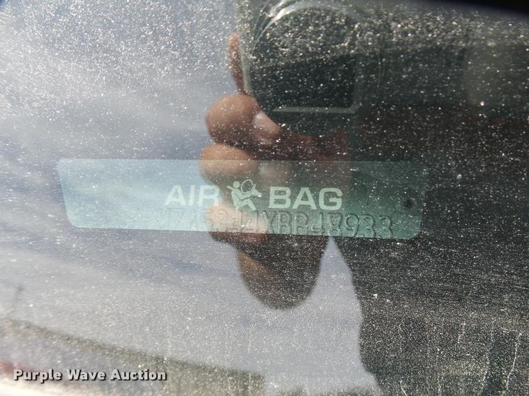 image for item L3313 1999 Ford Windstar van