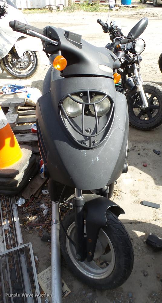 image for item L3315 2013 Bashan moped