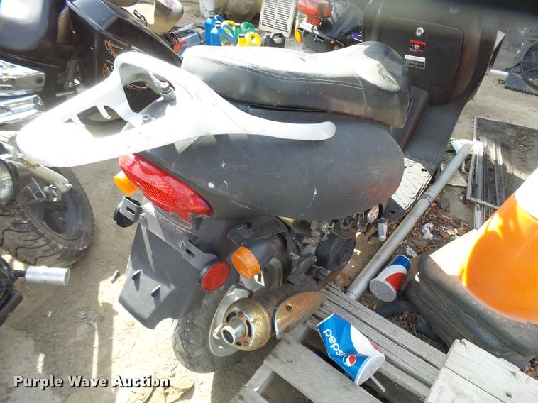 image for item L3315 2013 Bashan moped