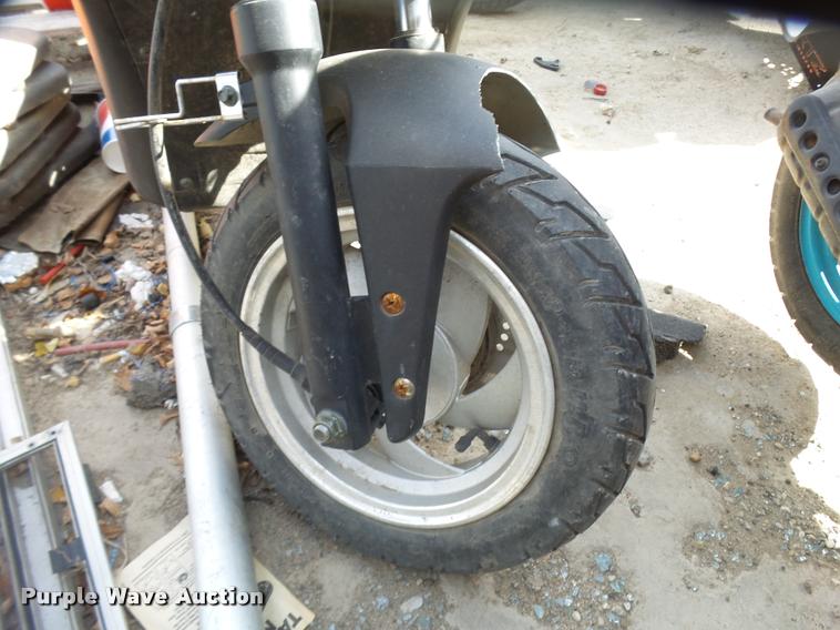 image for item L3315 2013 Bashan moped