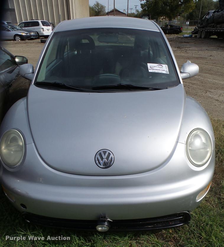 image for item L3318 2001 Volkswagen New Beetle