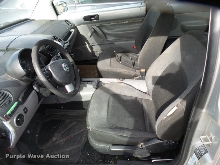 image for item L3318 2001 Volkswagen New Beetle