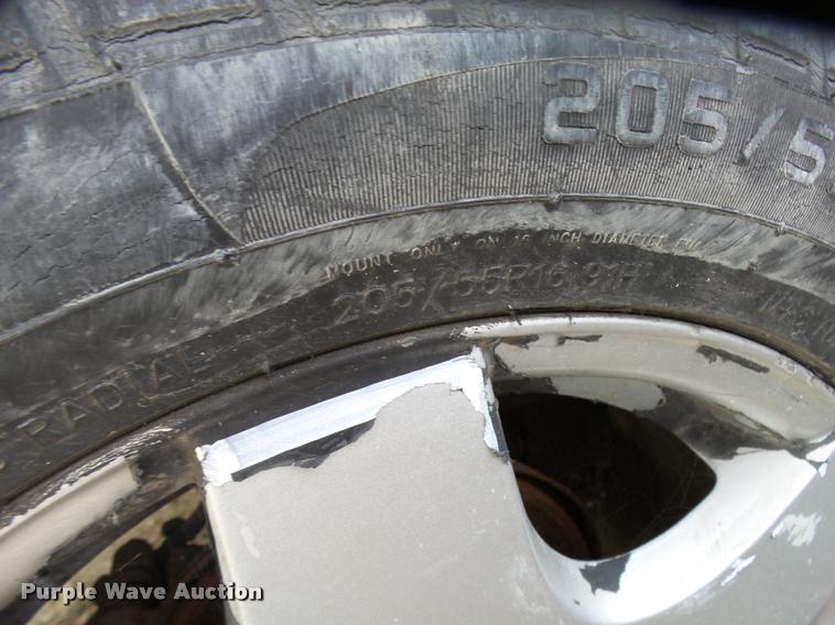 image for item L3318 2001 Volkswagen New Beetle