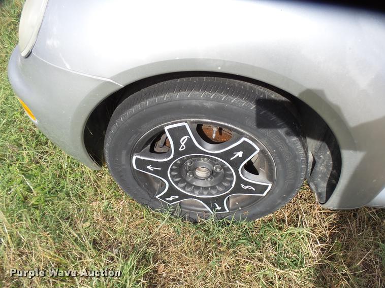 image for item L3318 2001 Volkswagen New Beetle