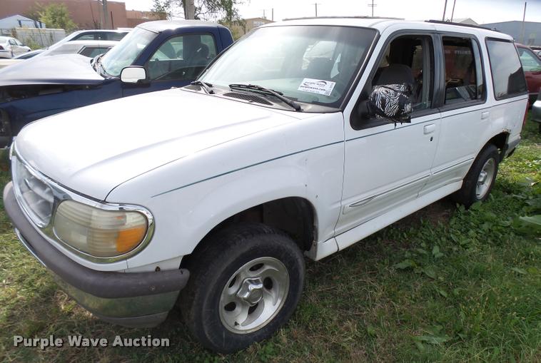 image for item L3319 1995 Ford Explorer SUV