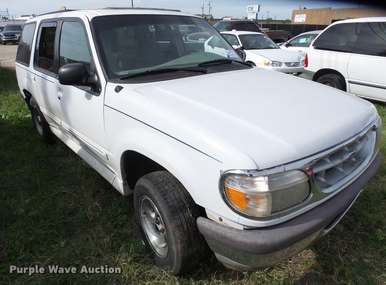 image for item L3319 1995 Ford Explorer SUV