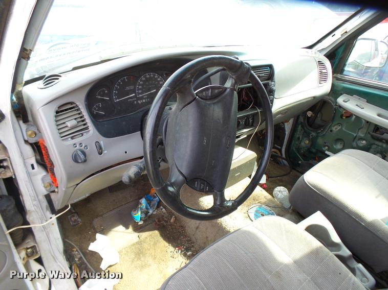 image for item L3319 1995 Ford Explorer SUV