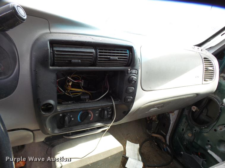 image for item L3319 1995 Ford Explorer SUV