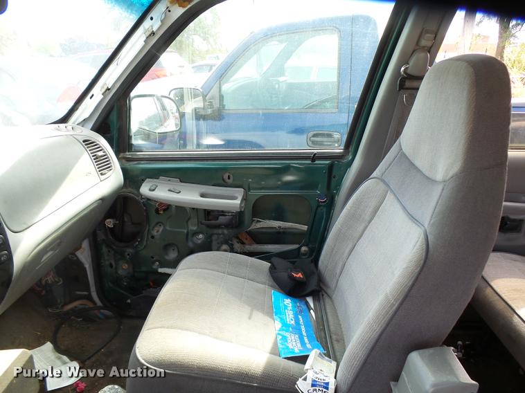 image for item L3319 1995 Ford Explorer SUV