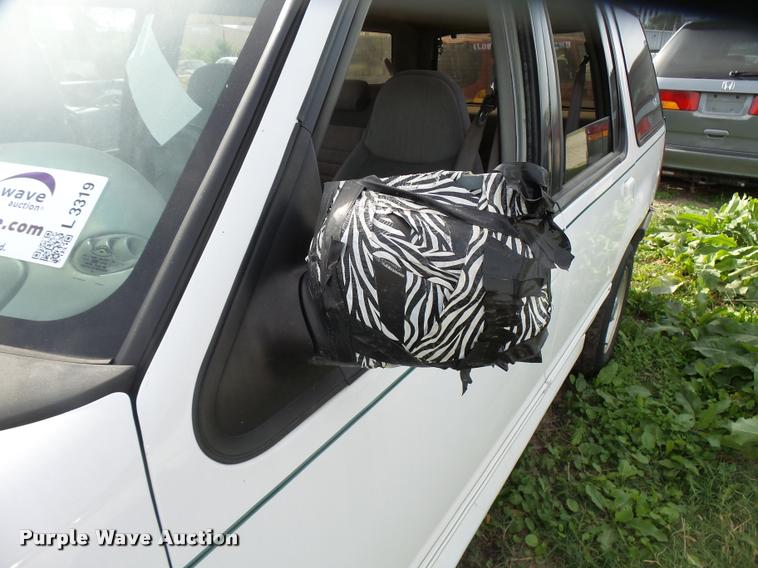 image for item L3319 1995 Ford Explorer SUV