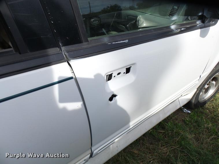 image for item L3319 1995 Ford Explorer SUV