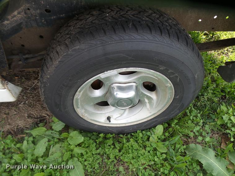 image for item L3319 1995 Ford Explorer SUV