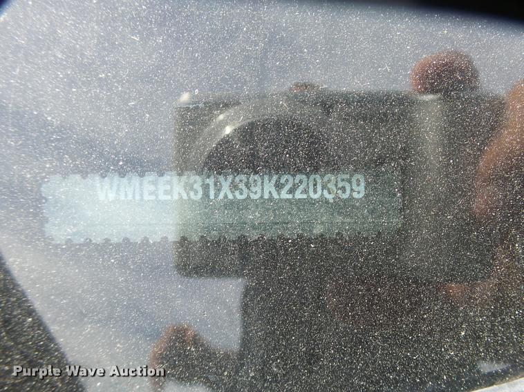 image for item L3320 2009 Smart Fortwo convertible