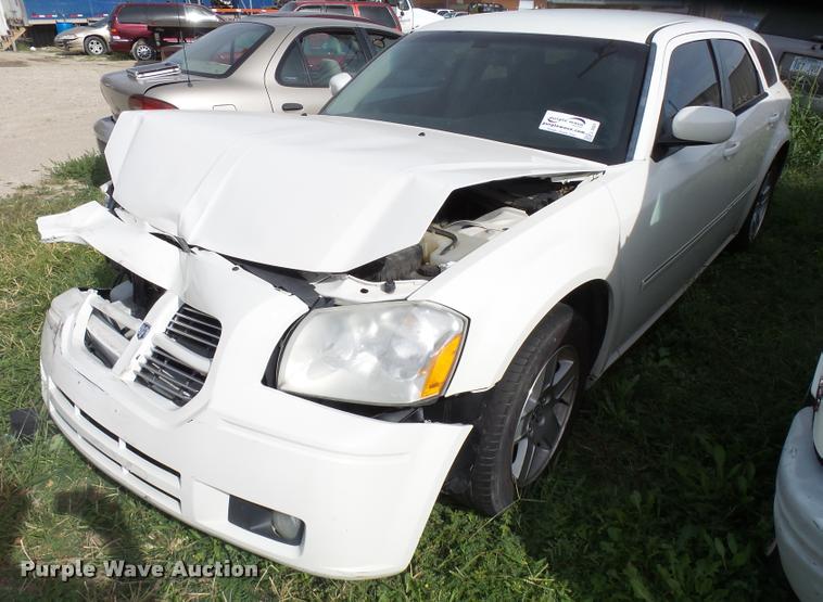 image for item L3321 2007 Dodge Magnum