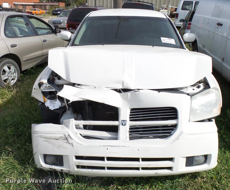 image for item L3321 2007 Dodge Magnum