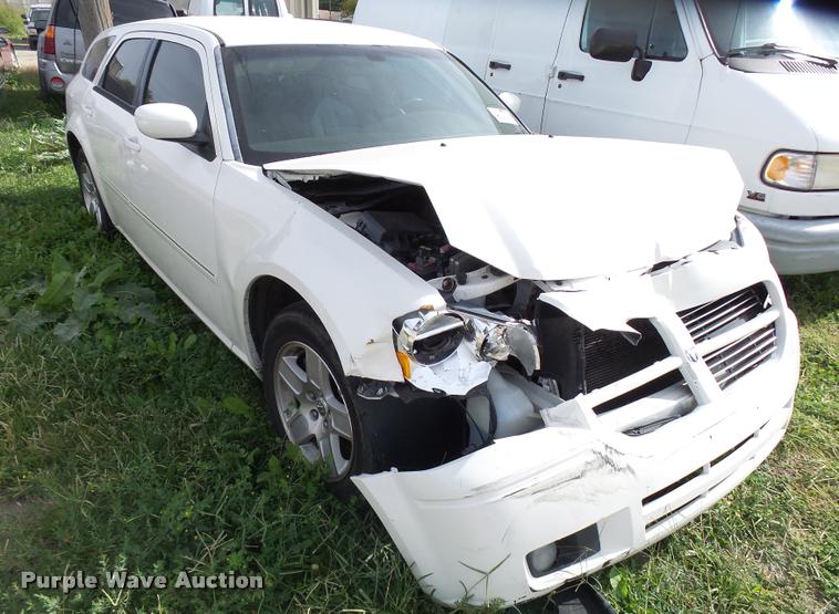 image for item L3321 2007 Dodge Magnum
