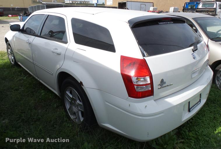 image for item L3321 2007 Dodge Magnum