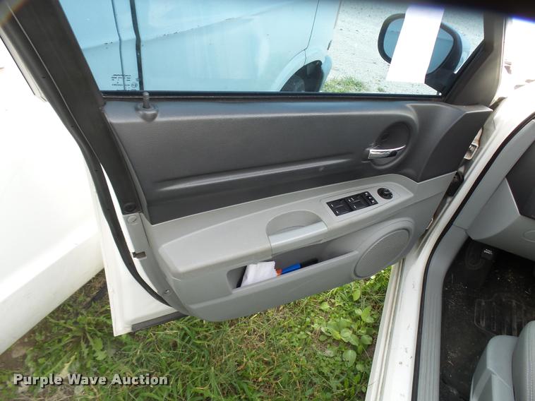 image for item L3321 2007 Dodge Magnum