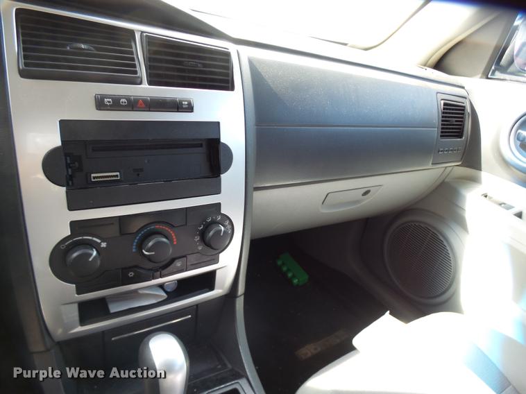 image for item L3321 2007 Dodge Magnum