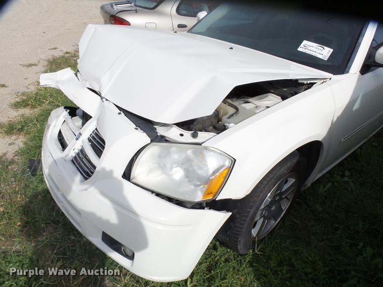 image for item L3321 2007 Dodge Magnum