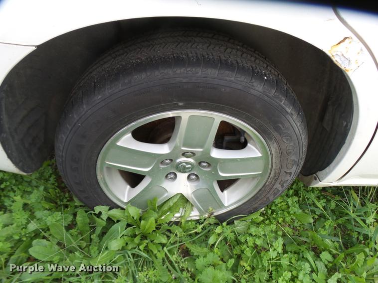 image for item L3321 2007 Dodge Magnum