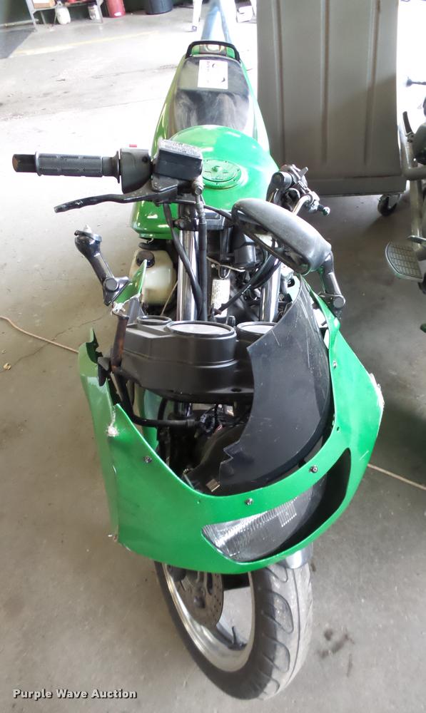 image for item L3322 1996 Kawasaki Ninja motorcycle