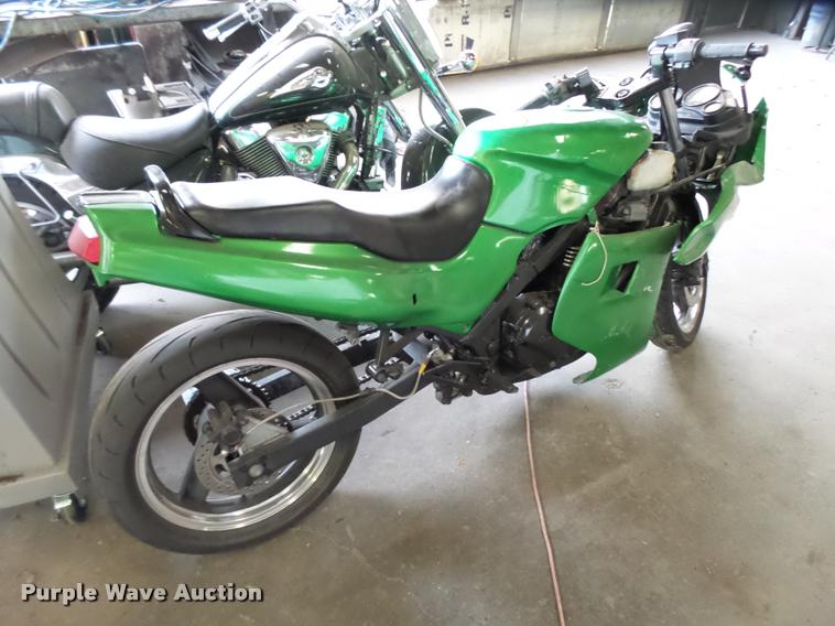 image for item L3322 1996 Kawasaki Ninja motorcycle