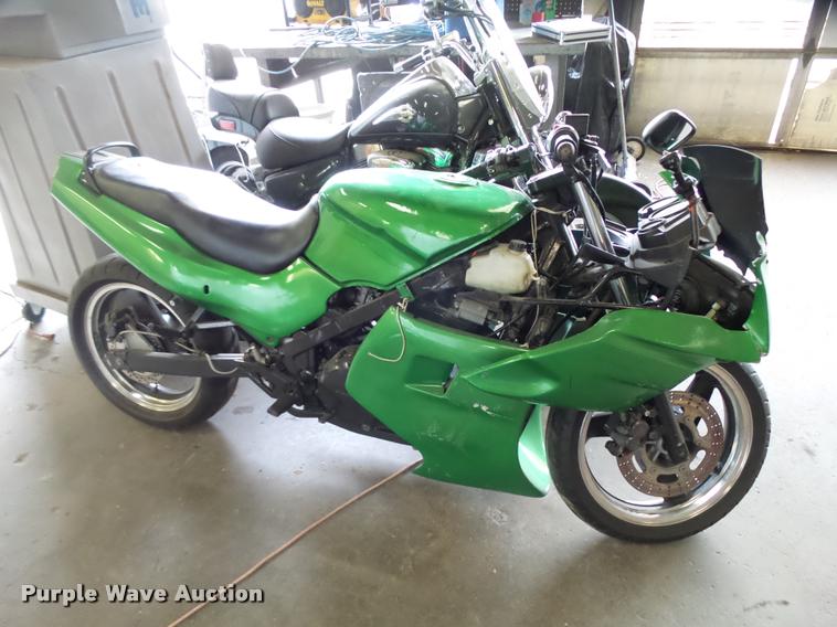 image for item L3322 1996 Kawasaki Ninja motorcycle