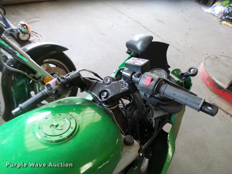 image for item L3322 1996 Kawasaki Ninja motorcycle