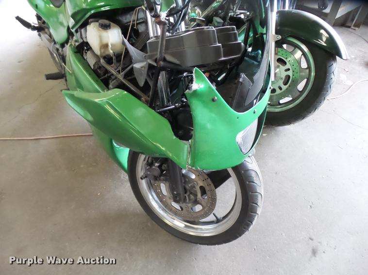 image for item L3322 1996 Kawasaki Ninja motorcycle