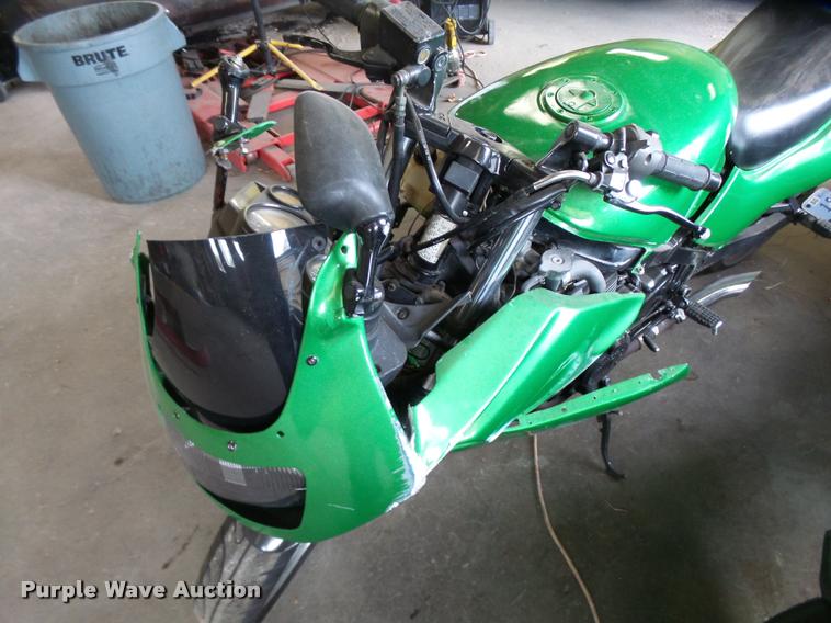 image for item L3322 1996 Kawasaki Ninja motorcycle