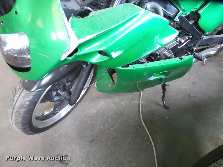 image for item L3322 1996 Kawasaki Ninja motorcycle