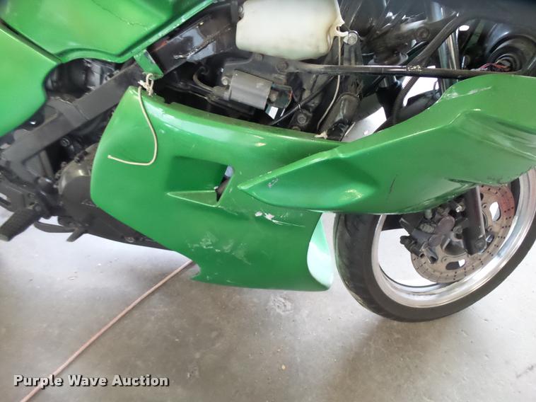 image for item L3322 1996 Kawasaki Ninja motorcycle